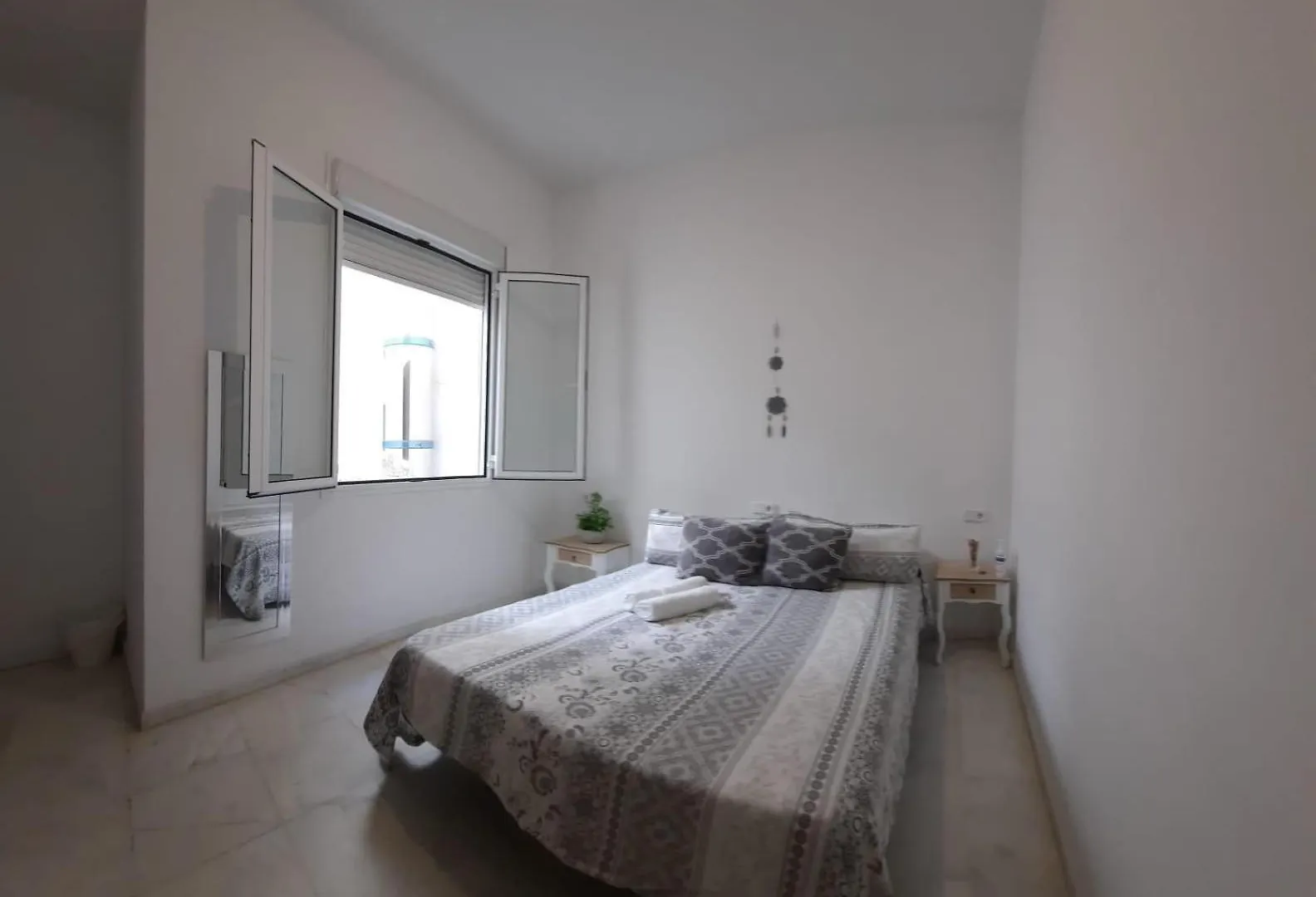 Budget And Lovely Apartments Las Setas Seville Spain
