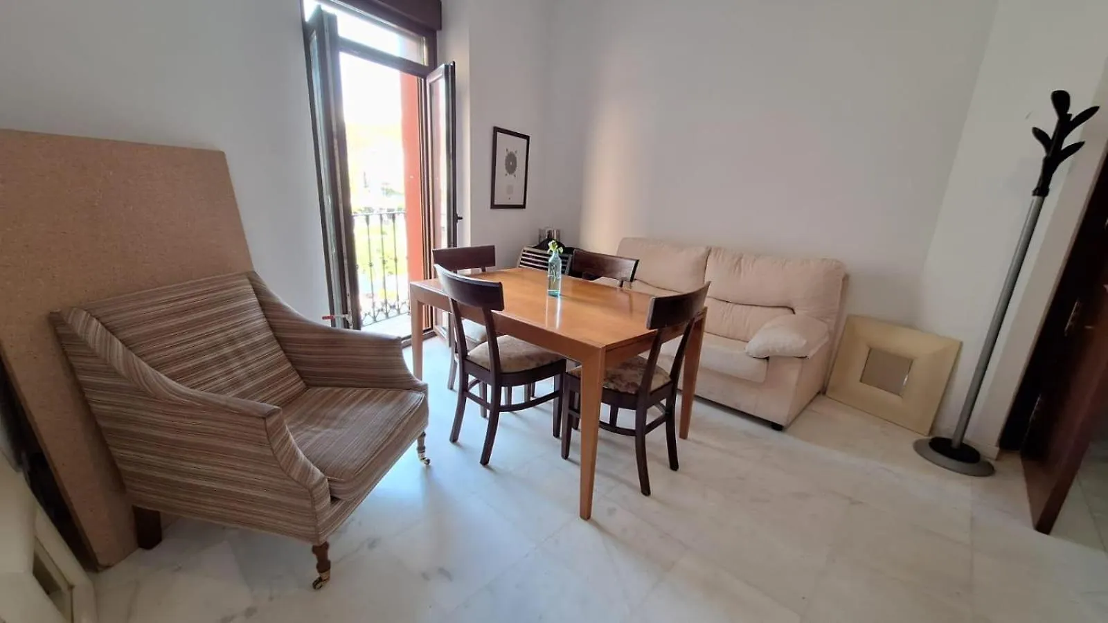 Budget And Lovely Apartments Las Setas 세비야